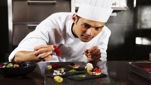 راهنمای گام به گام تبدیل شدن به یک سرآشپز حرفه ای