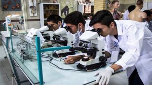 نخبگان در ایران: تعاریف، چالش‌ها و آینده